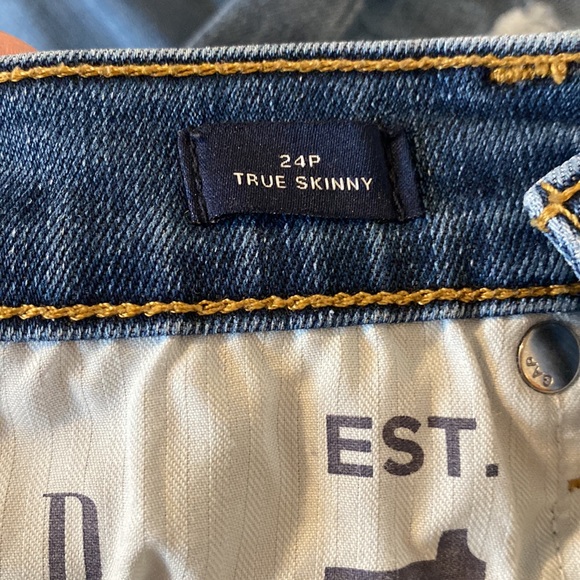 Gap Jeans 24 Petite True Skinny. - Picture 7 of 8